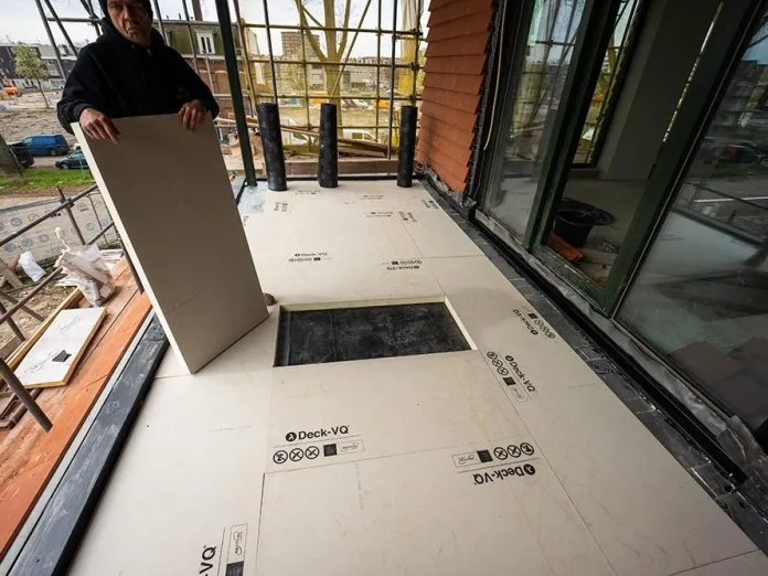 Nieuwbouwproject KOER in Rotterdam - Deck-VQ isolatie op terras