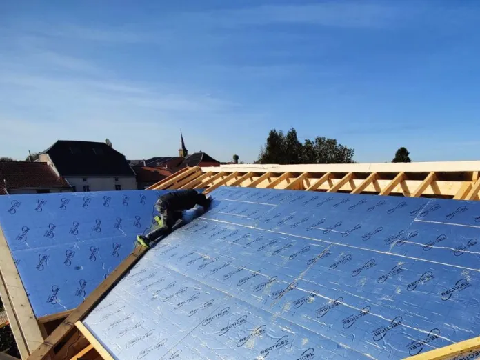 Recticel chantier toiture inclinée Eurotoit
