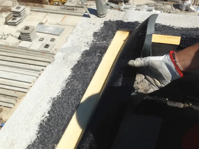 Eurothane Bi-4 Recticel relevé d'étanchéité