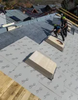 Chantier isolation sarking en altitude avec Eurotoit Montagne