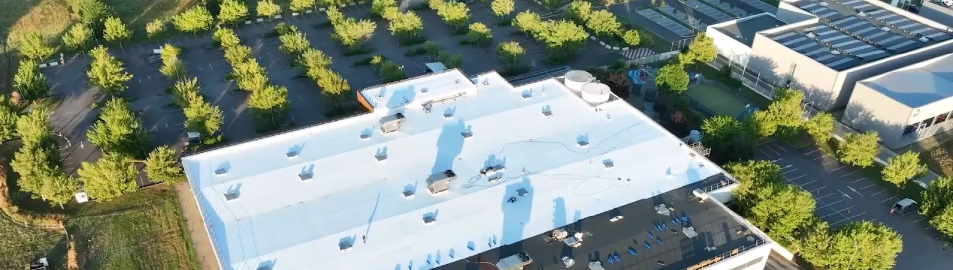 Rénovation toiture terrasse magasin Decathlon