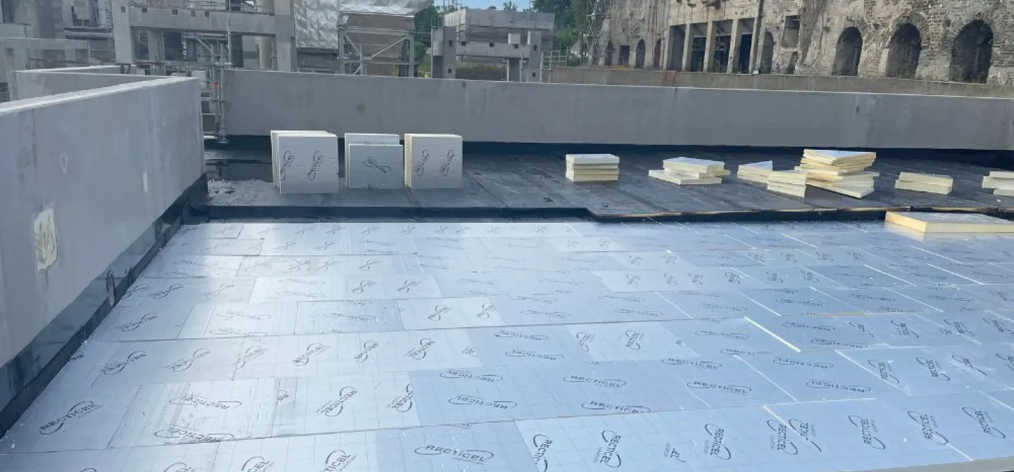 Recticel_isolation_pentee_silver_a_chantier_reference