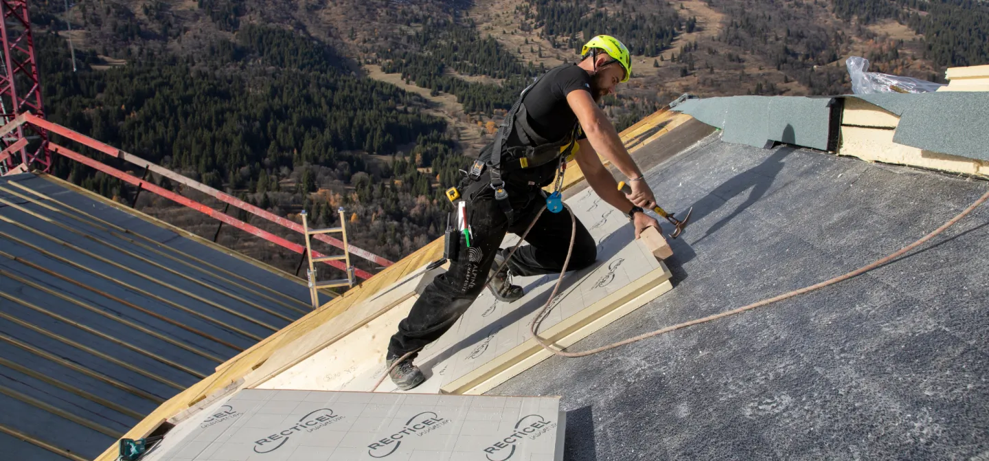 Chantier isolation sarking résidence de luxe avec Eurotoit Montagne