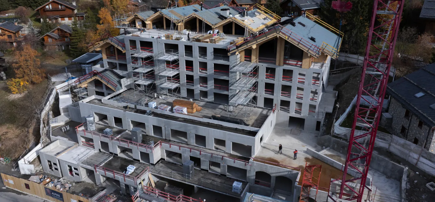 Chantier isolation sarking facade bâtiment avec Eurotoit Montagne