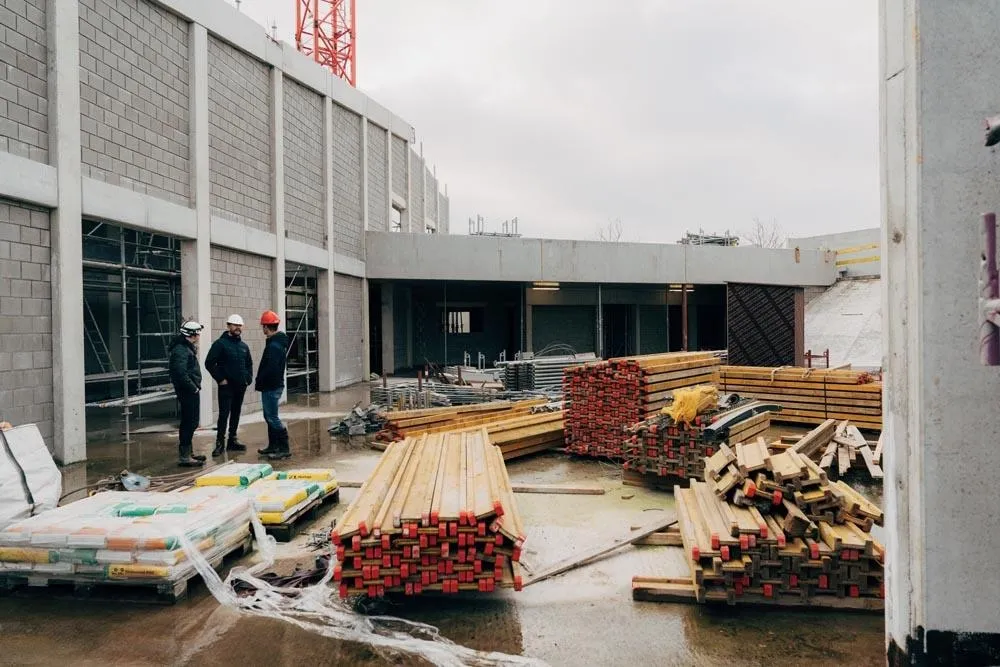 Bouwproject Stekene Cultuurhuis met Recticel Eurowall Impact isolatie foto 8