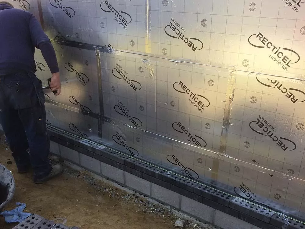 Energiezuinige renovatie te loonbeek met Recticel spouwmuur isolatie opbouw