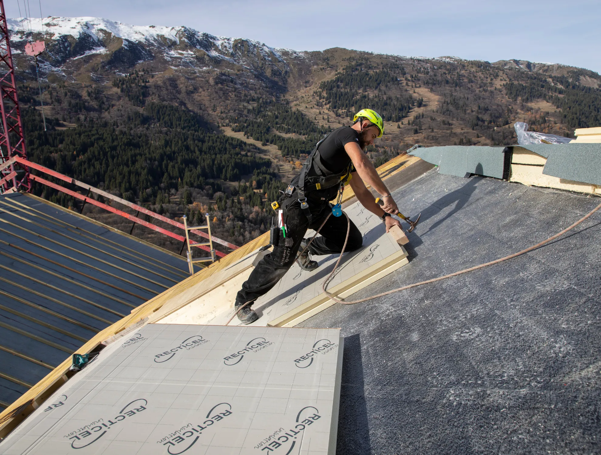 Chantier isolation sarking résidence de luxe avec Eurotoit Montagne
