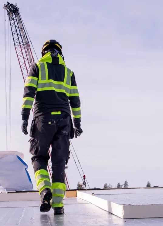 Kustannustehokkaat ja kestävät ratkaisut suurille kattopinta-aloille