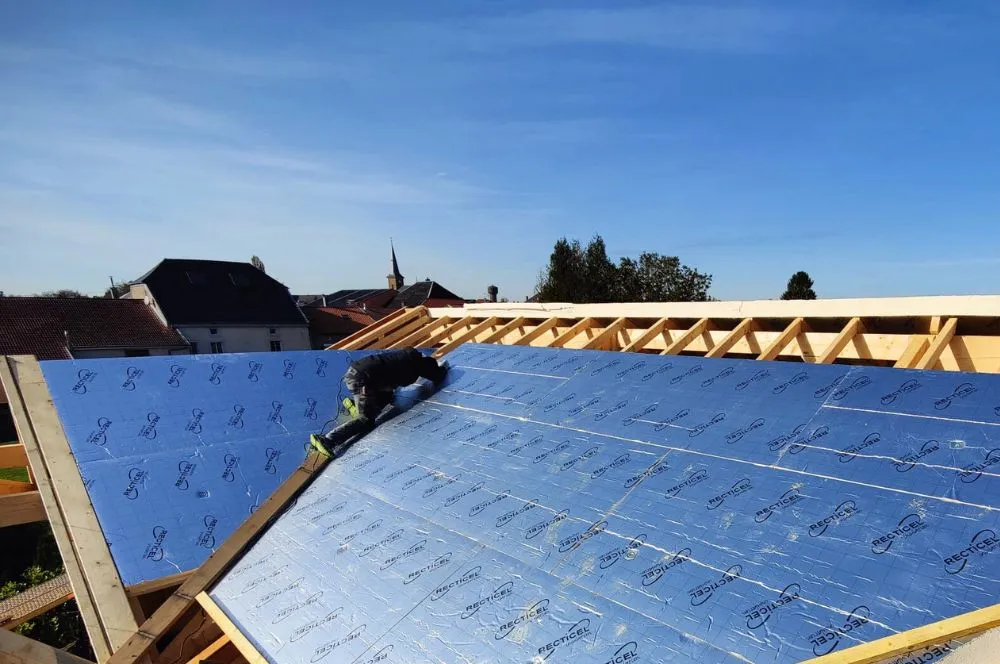 Recticel chantier toiture inclinée Eurotoit