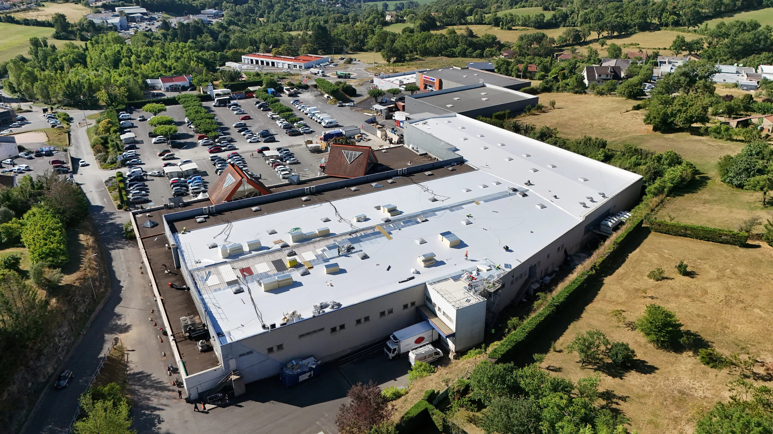 recticel_renovation_du_centre_commercial_e.leclerc_de_figeac