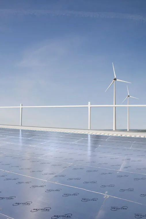 Plat dak geisoleerd met Recticel en windmolens