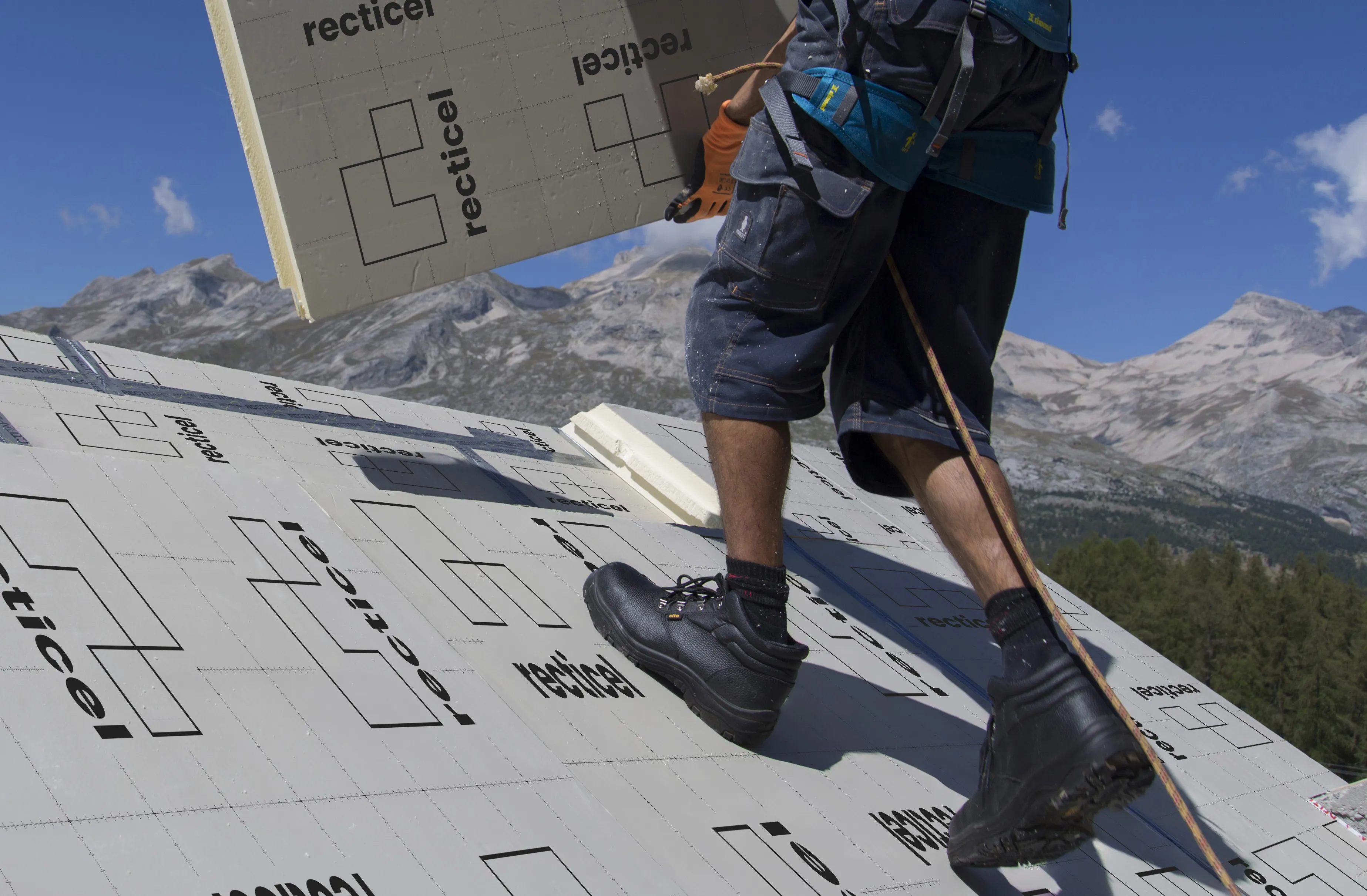 Isolant sarking installation des panneaux Eurotoit Montagne