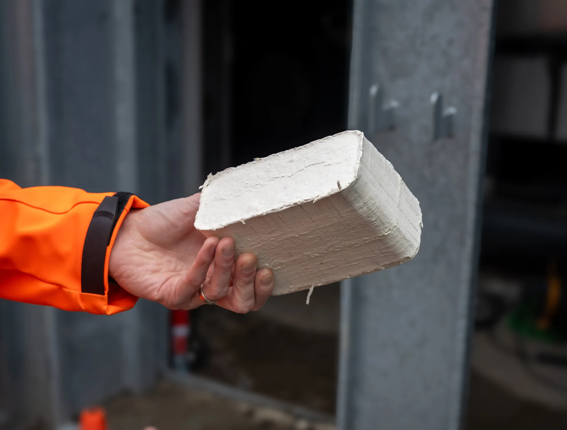 Recticel_image_PIR_recycling_to_Polyol_Plant_brick