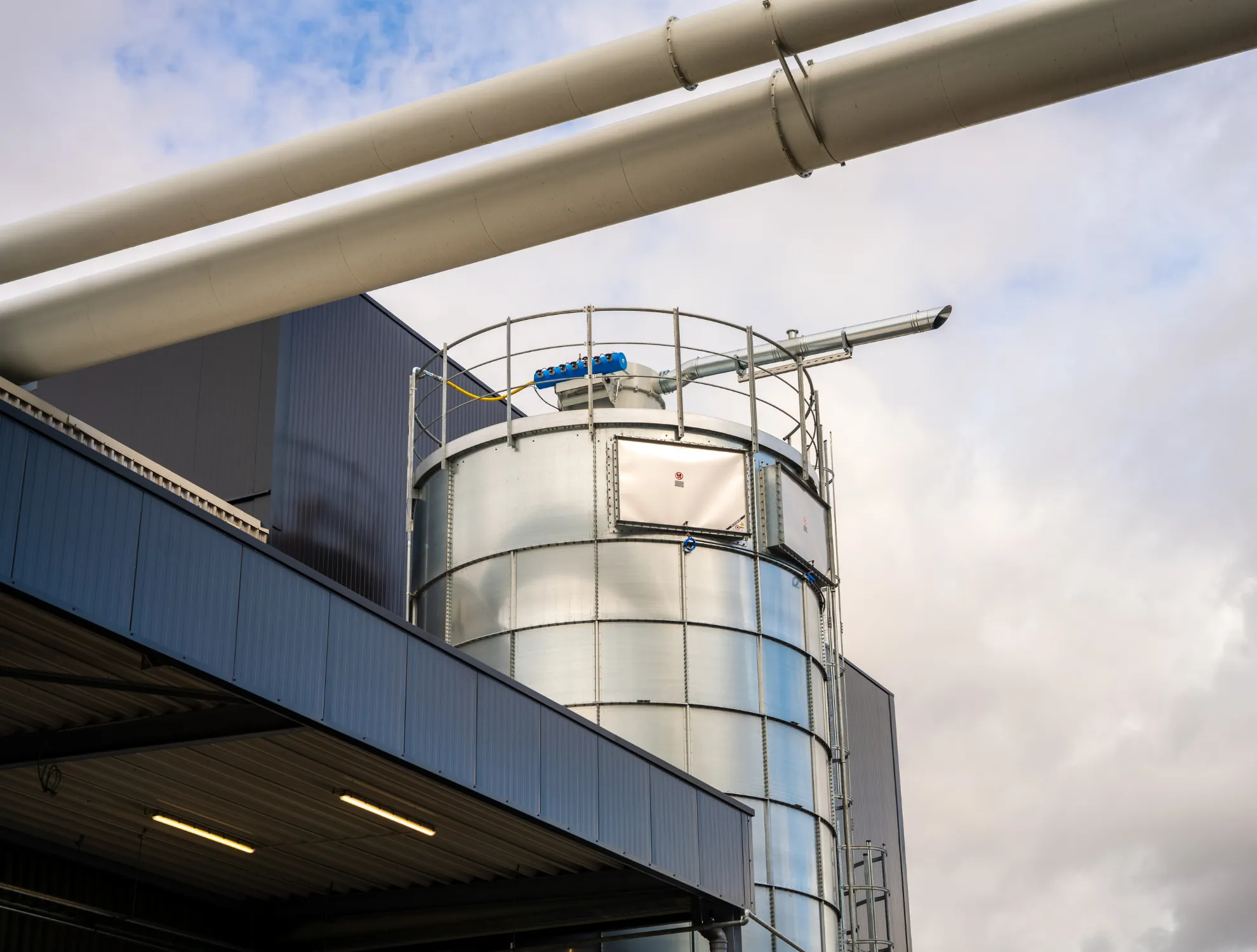 Recycling PIR to polyol plant