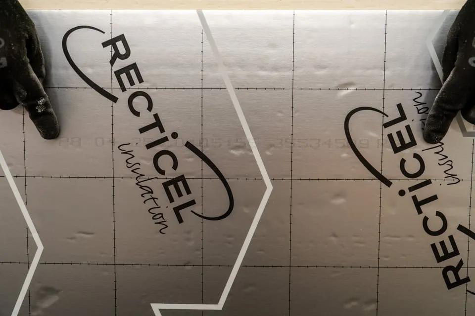 PIR-lisälämmöneristyksen asennus vanhaan villaeristeiseen seinään (korjausrakentaminen)