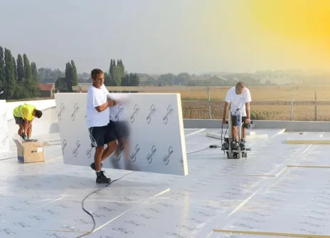 isolation du toit plate de Recticel Insulation: Eurothane Silver