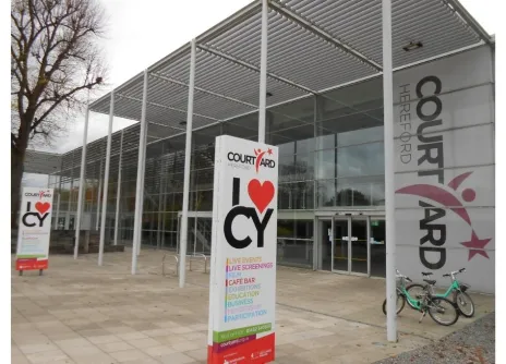 Courtyard Case Study Deck VQ