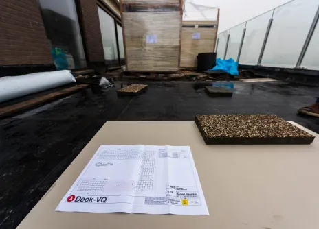 Legplan voor Deck-VQ vacuümisolatie op de bouwplaats