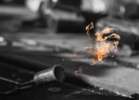 Det är dags att rätta till missuppfattningarna om polyuretanisoleringarnas brandsäkerhet på flacka tak