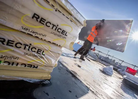 Låglutande tak – energieffektiva isoleringslösningar