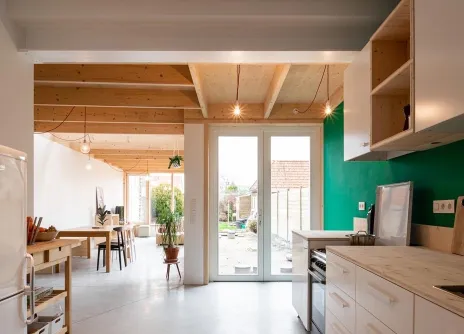 Lichtrijke uitbreiding van woning te Brugge met Powerdeck F isolatie voor platte daken - binnen